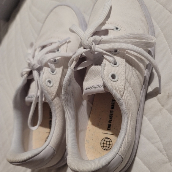 Addias Womens Shoes - Picture 2 of 3